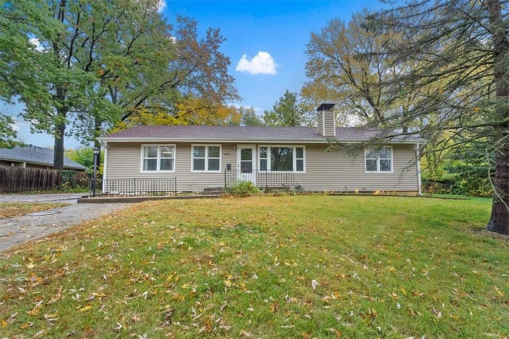 8401 England St, Overland Park, KS 66212 | Zillow