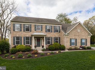 1386 Old Barn Cir, Downingtown, PA 19335
