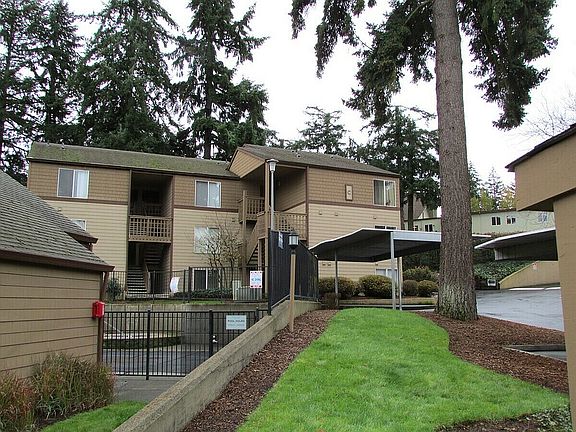 3rd image of 301 NE 45th St APT E55