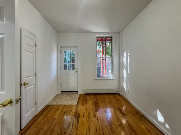 126 Withers Street image 13 of 26