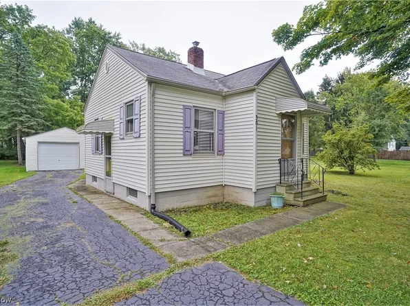 301 Meadowridge Rd, Akron, OH 44312