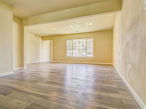 5th image of 673 Belasco Ave
