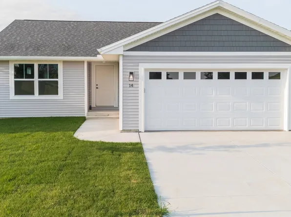 14 Misty Ln, Bloomington, IL 61705