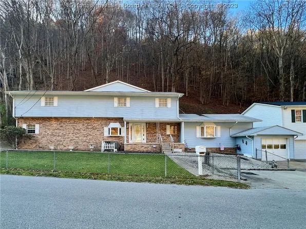 672 Georges Creek Dr, Charleston, WV 25306