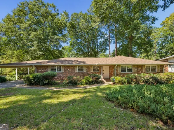 2677 Lancaster Dr, East Pt, GA 30344