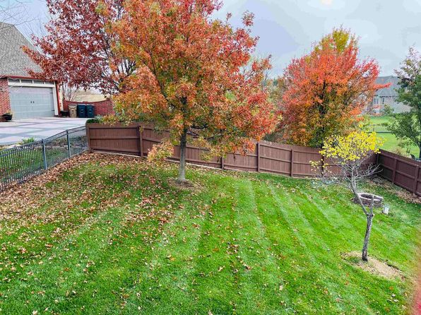 725 Bobtail Ct, Newton, KS 67114