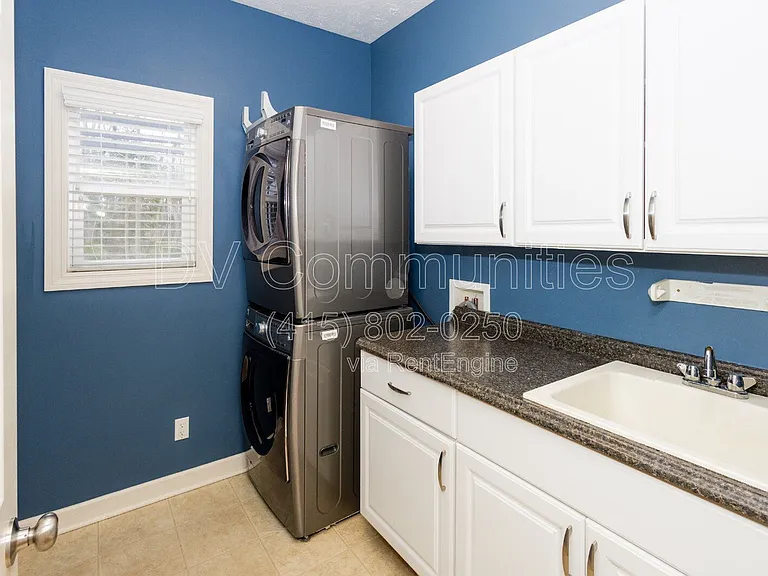 8240 Talbot Cir — Photo 15