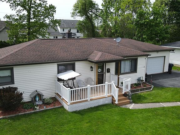 2nd image of 31 W Crest Dr