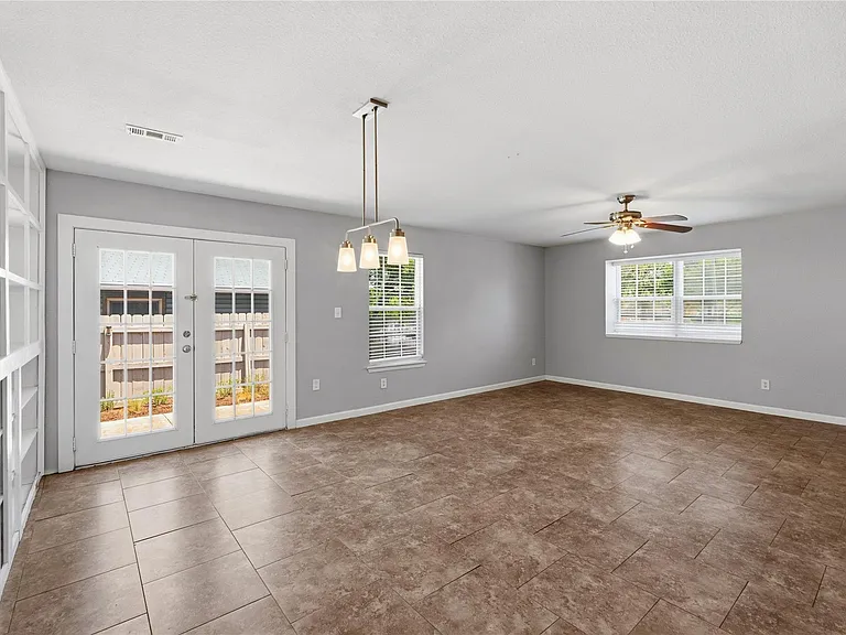 7000 Shannon Dr — Photo 20
