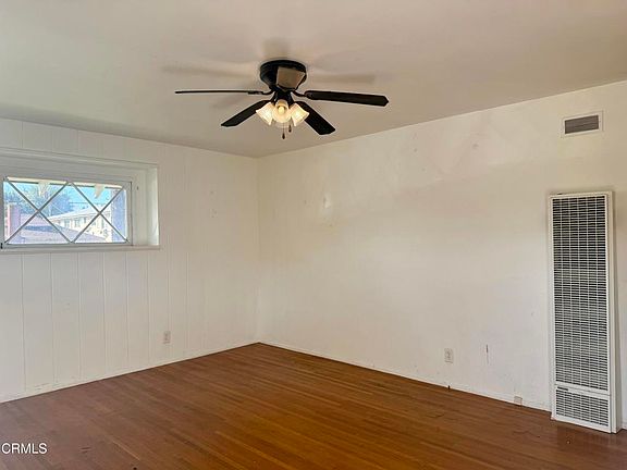 5th image of 12811 Oxnard St