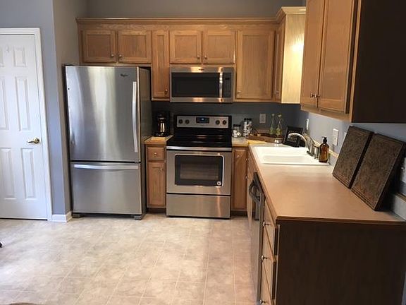 2nd image of 426 Country Club Ct