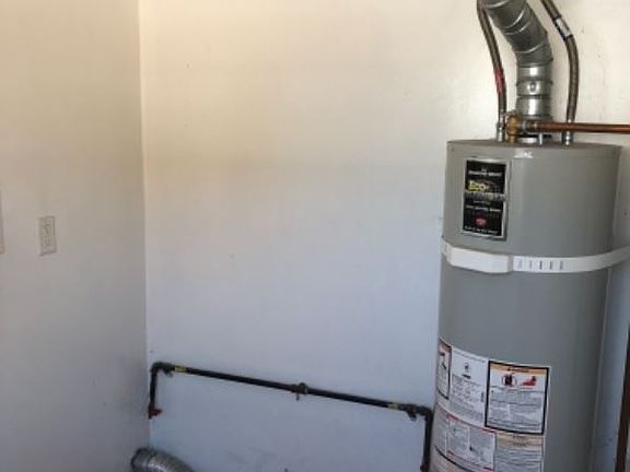 5th image of 1632 1/2 N Hollywood Way