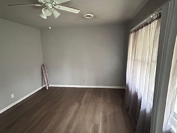 3rd image of 21 Edgar St