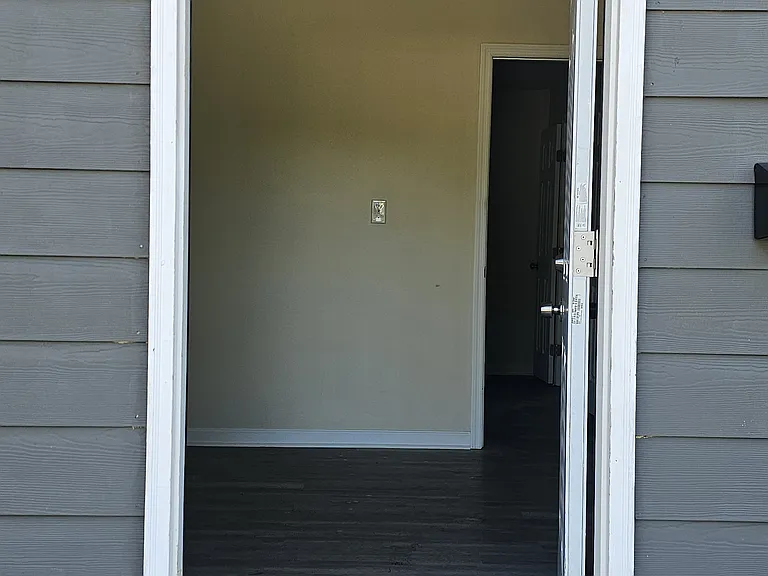 4976 Bradley Pl — Photo 3