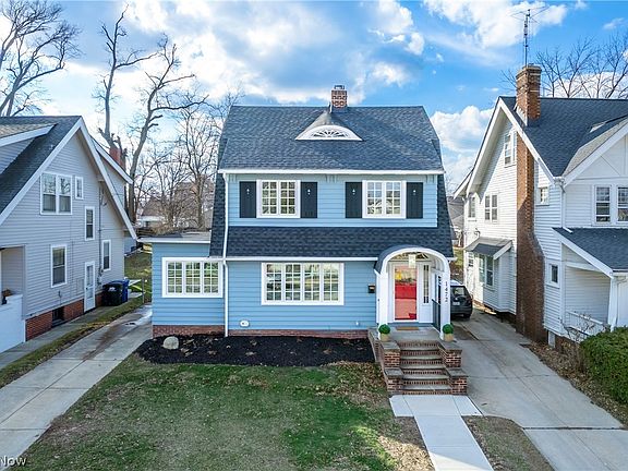 2nd image of 1472 Belle Ave
