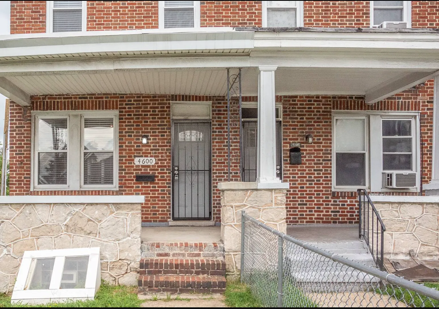 Spacious 3-Bedroom Townhome in Baltimore — Photo 1
