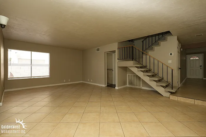 4729 Monaco Rd — Photo 4
