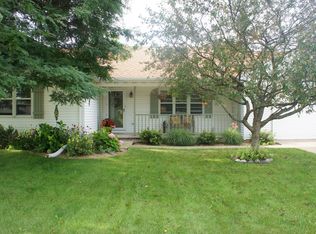 209 Hawthorne Ave, Little Chute, WI 54140