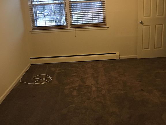 5th image of 906 Garnet Dr