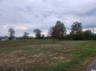 821 Bluebell Lake Rd, Du Quoin, IL 62832