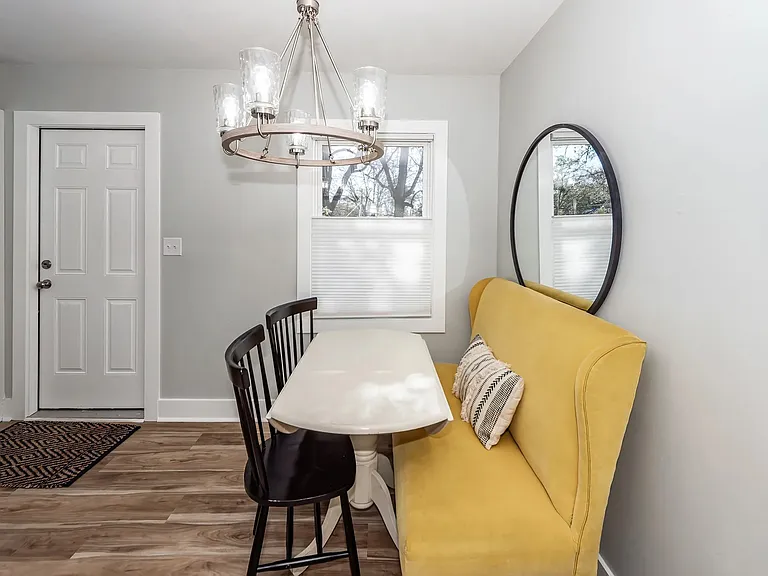 1511 Larry St — Photo 18