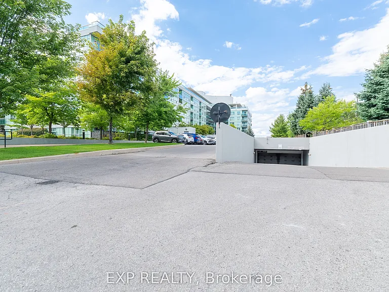 60 Fairfax Cres N #221 — Photo 28