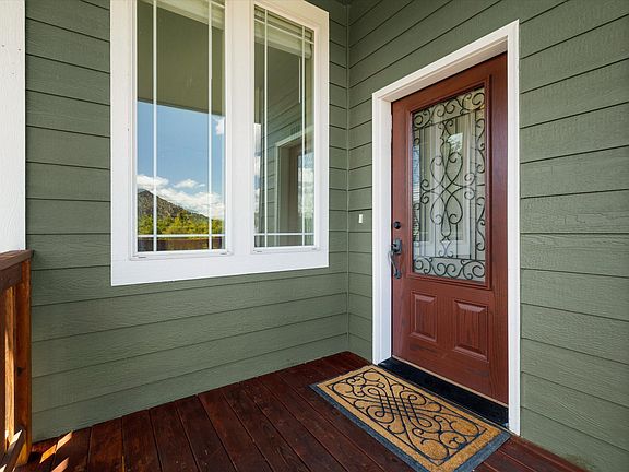 4th image of 2601 NE Bobbi Ct