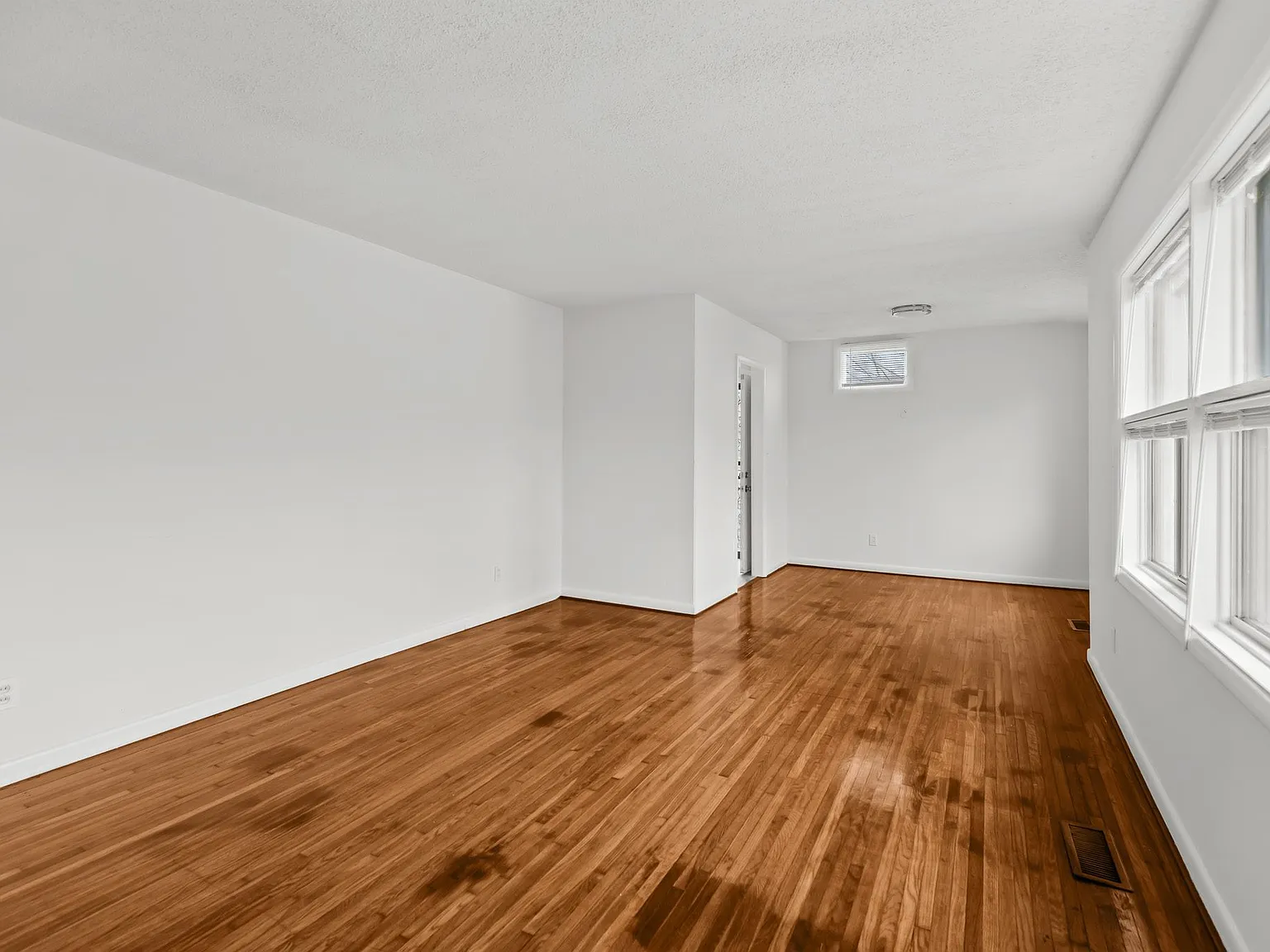 6715 Court N - 1 — Photo 2