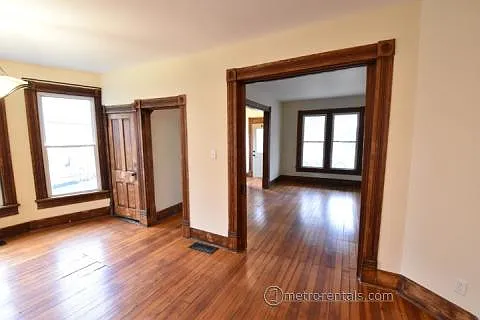 172 N Washington St — Photo 12