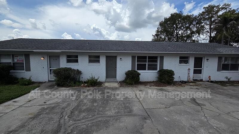 1st image of 927 S Buena Vista Dr
