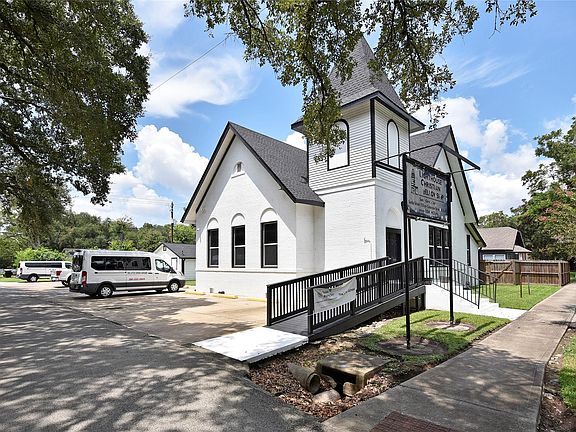 3rd image of 1220 Mulcahy St