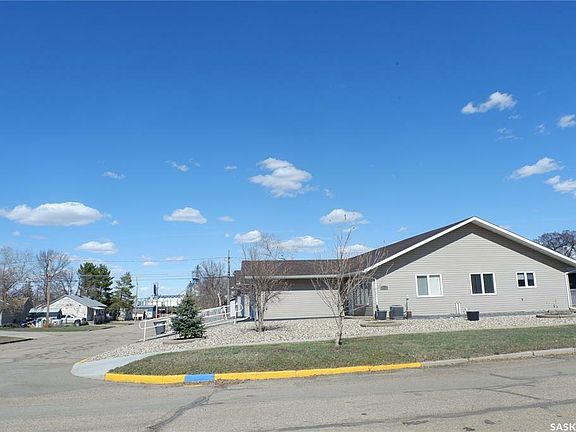 2nd image of 401 3rd Ave E #3