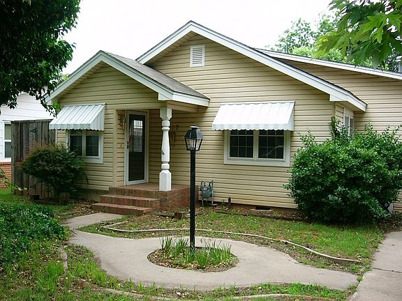 2nd image of 207 E Joe Ave