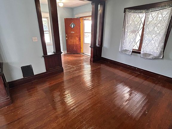 3rd image of 178 Zenner St