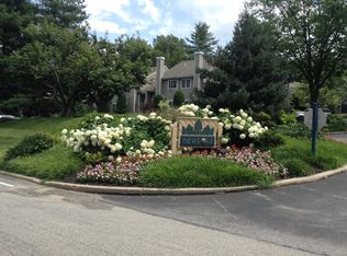 69 Cabot Dr, Chesterbrook, PA 19087