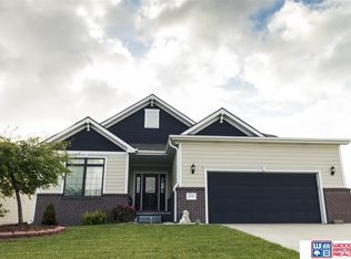 9701 Keystone Dr, Lincoln, NE 68516