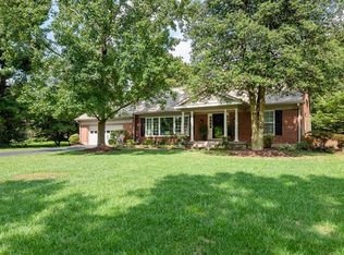 219 Travois Rd, Indian Hills, KY 40207