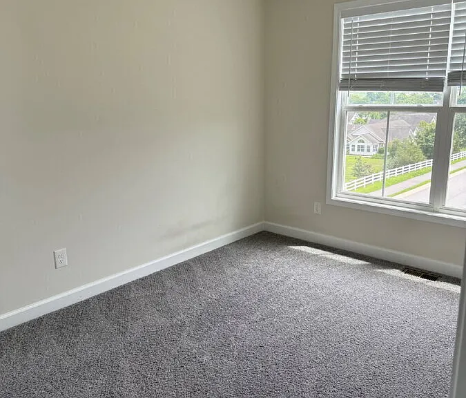 515 John Adams Dr — Photo 17