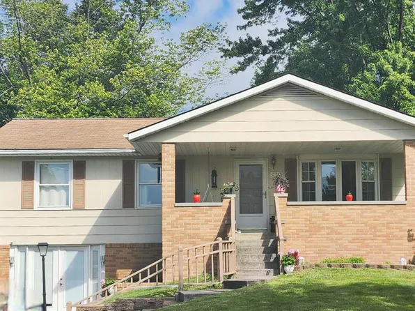 210 Crestview Dr, Romney, WV 26757