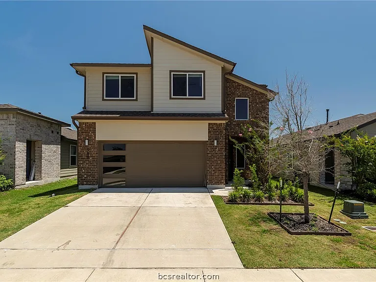 956 Lady Bird Ln — Photo 1