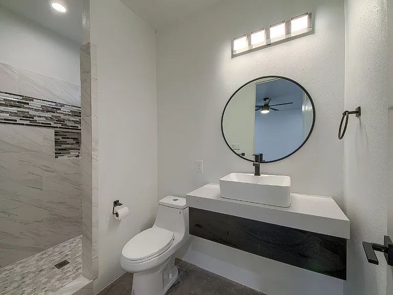 714 Misty Water Ln — Photo 13