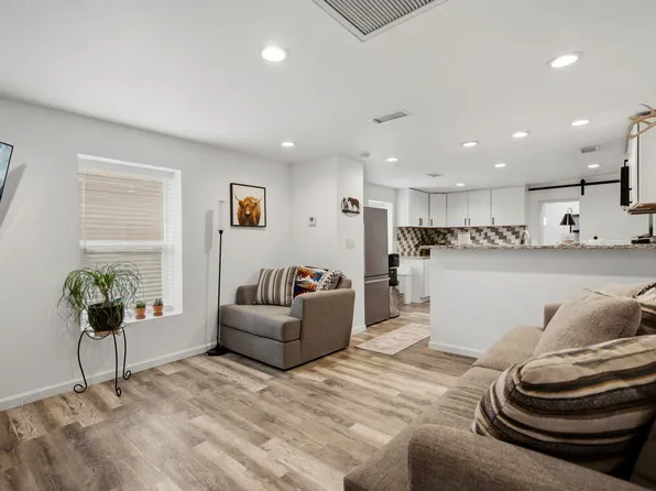 400 W Calle Del Banco #A, Bernalillo, NM 87004