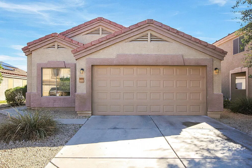 4 bed, 2.0 bath, 1534 sqft, $2,060 — Photo 1