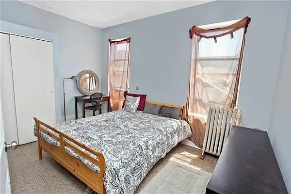 Sold by R New York | media 6