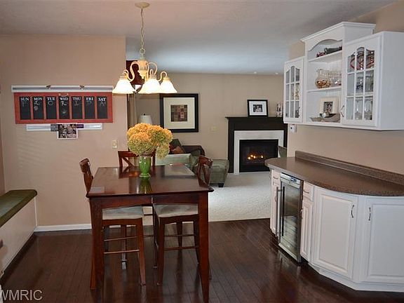 4th image of 238 Embury Dr