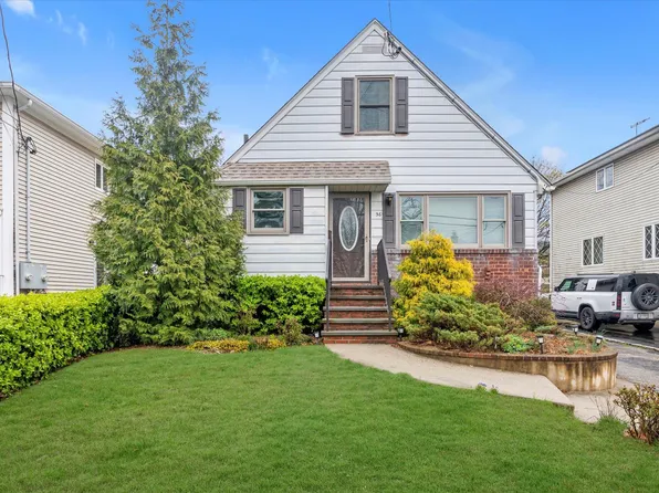 36 Graywood Road, Port Washington, NY 11050