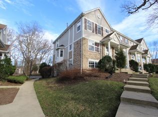 775 W Misty Dr, Palatine, IL 60074