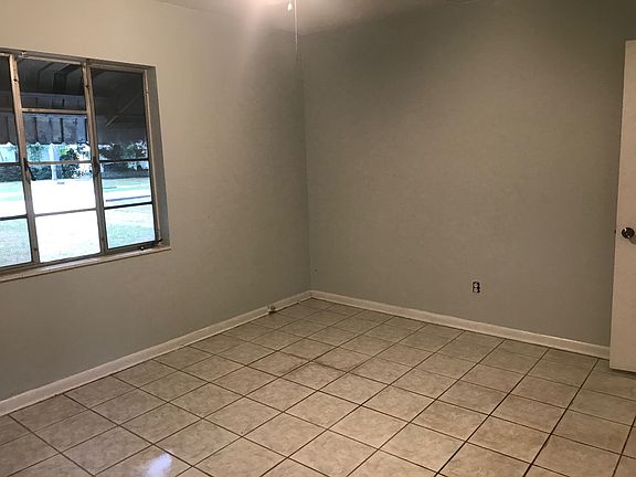 4th image of 3815 W San Miguel St