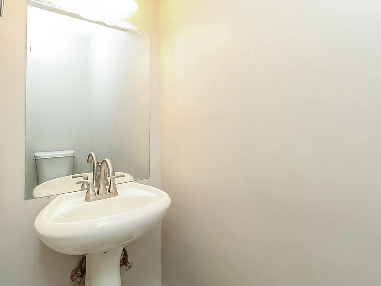 1052 Enderbury Dr — Photo 16