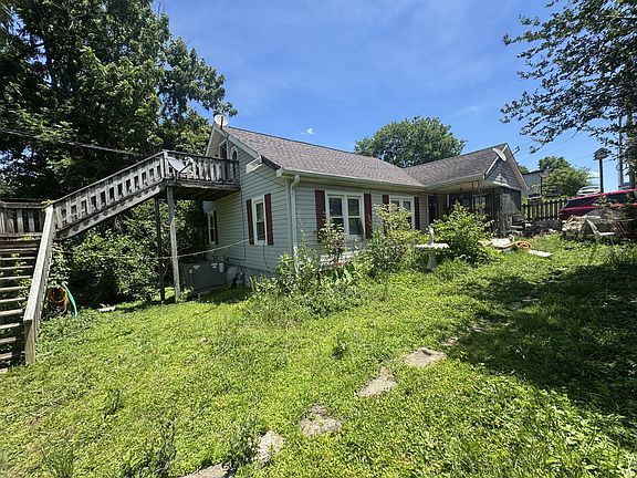 5th image of 123 W School St